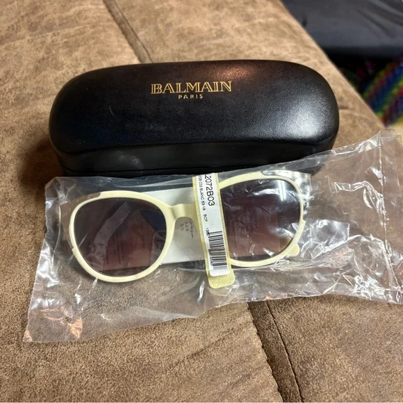 Balmain BL2107B 03 Ivory Frame/Brown Lens 57mm Sunglasses NWT Balmain BL2107B 03 Ivory Frame/Brown Lens 57mm Sunglasses  main image 4